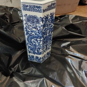 Oriental vintage brush holder